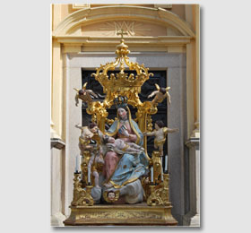 Statua della Beata Vergine Maria all´interno del Santuario di Sommariva del Bosco